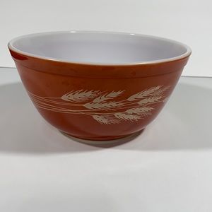 Vintage Pyrex! Autumn Harvest Wheat 402 1.5 Quart bowl